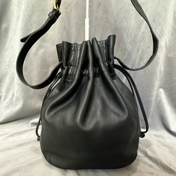 Coach Vintage Bucket Bag Shoulder Purse • Black Leather - Picture 2 of 12